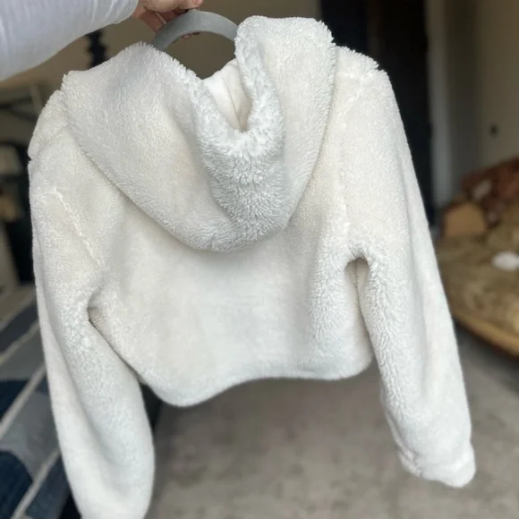 ALO Yoga Soft White Sherpa Jacket